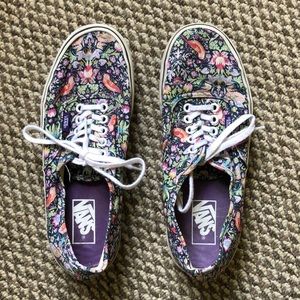 Vans sneakers (womens 9, men’s 7.5) little wear